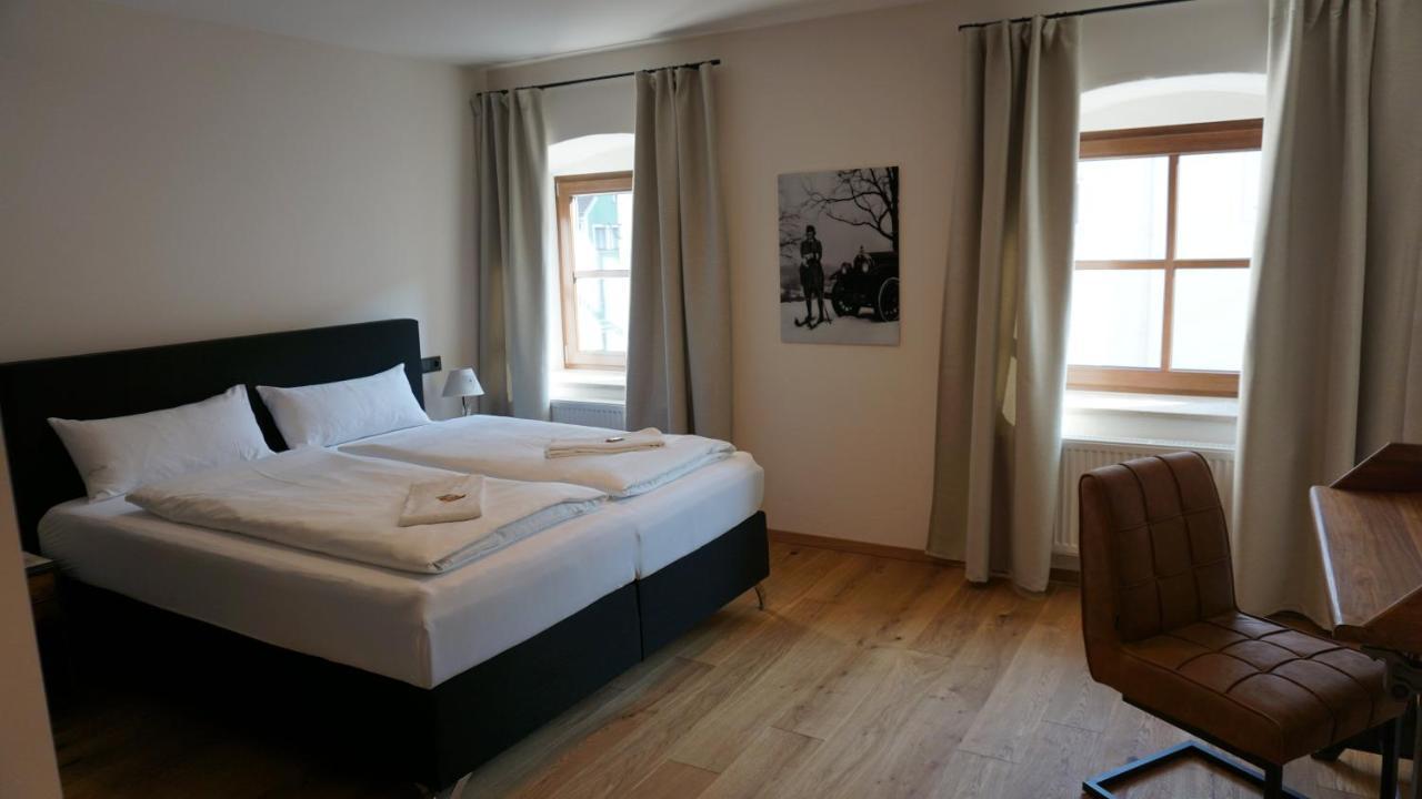 Hotelgasthof Kirchenwirt Schierling エクステリア 写真