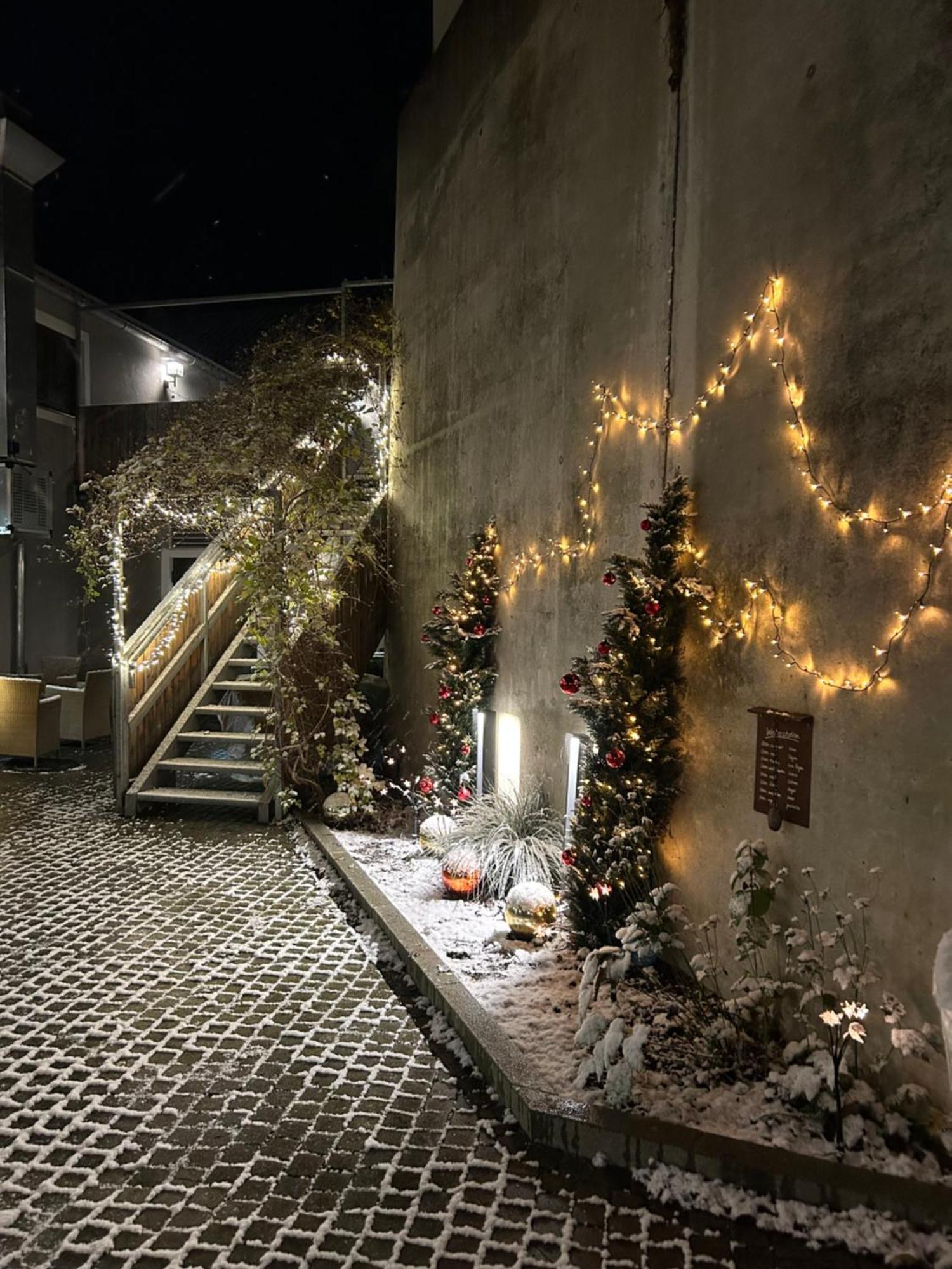 Hotelgasthof Kirchenwirt Schierling エクステリア 写真